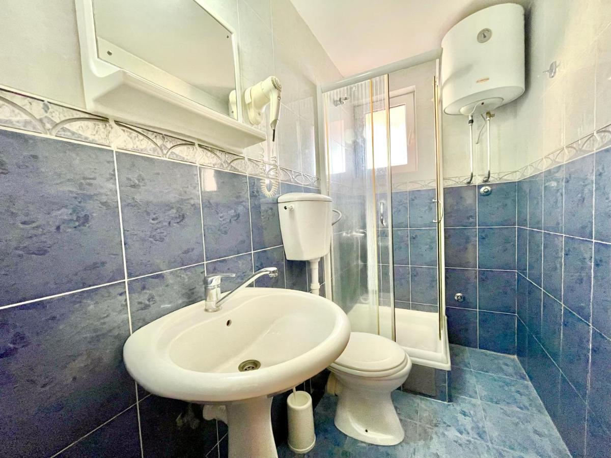 Hotel Vila L Budua Esterno foto