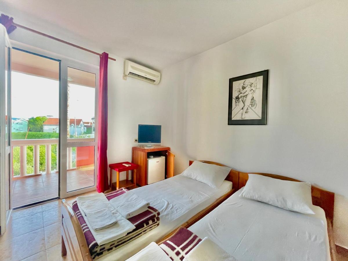Hotel Vila L Budua Esterno foto
