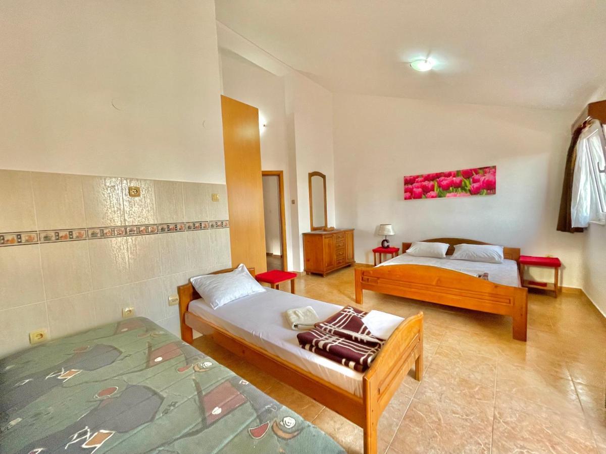 Hotel Vila L Budua Esterno foto