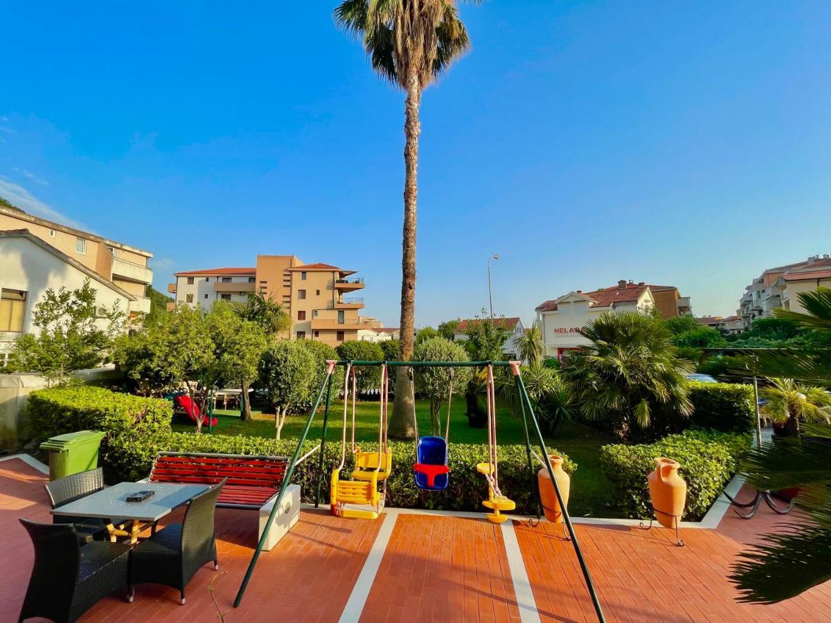 Hotel Vila L Budua Esterno foto