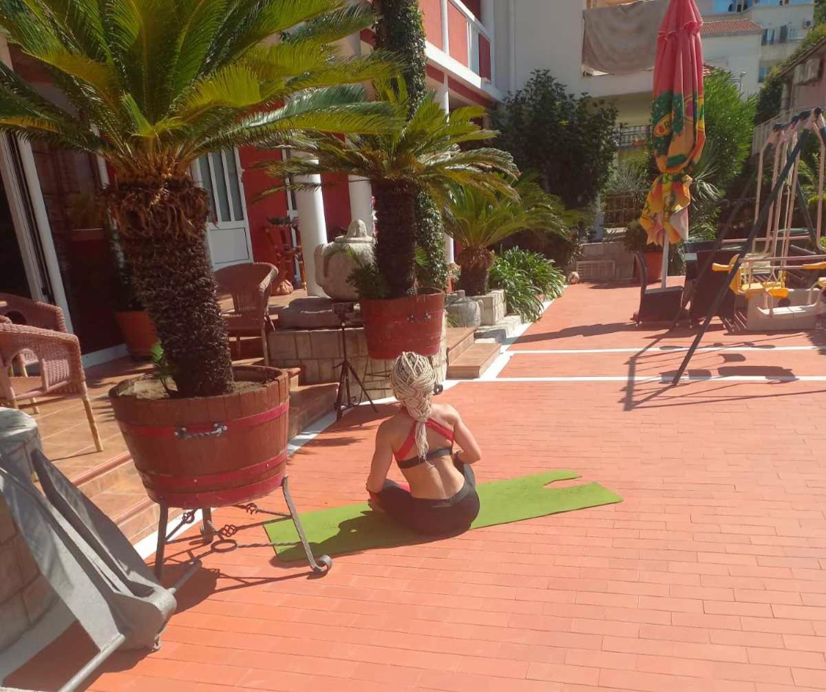 Hotel Vila L Budua Esterno foto