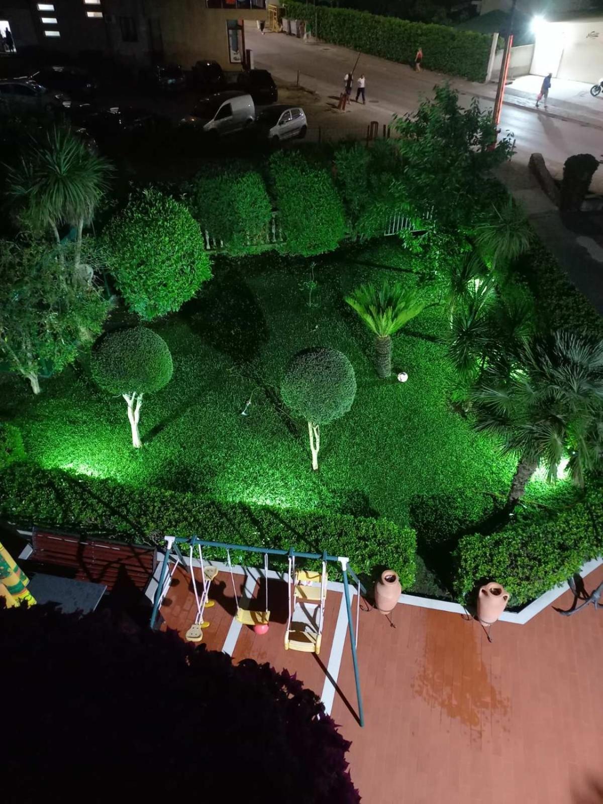 Hotel Vila L Budua Esterno foto